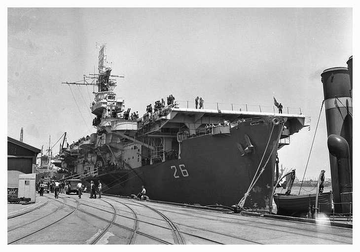 HMS Slinger alongside in Sydney shortly before sailing for the UK in November 1945 – note she has reverted to her original pennant number of 26. Photo: Courtesy of  Mike Roshier
